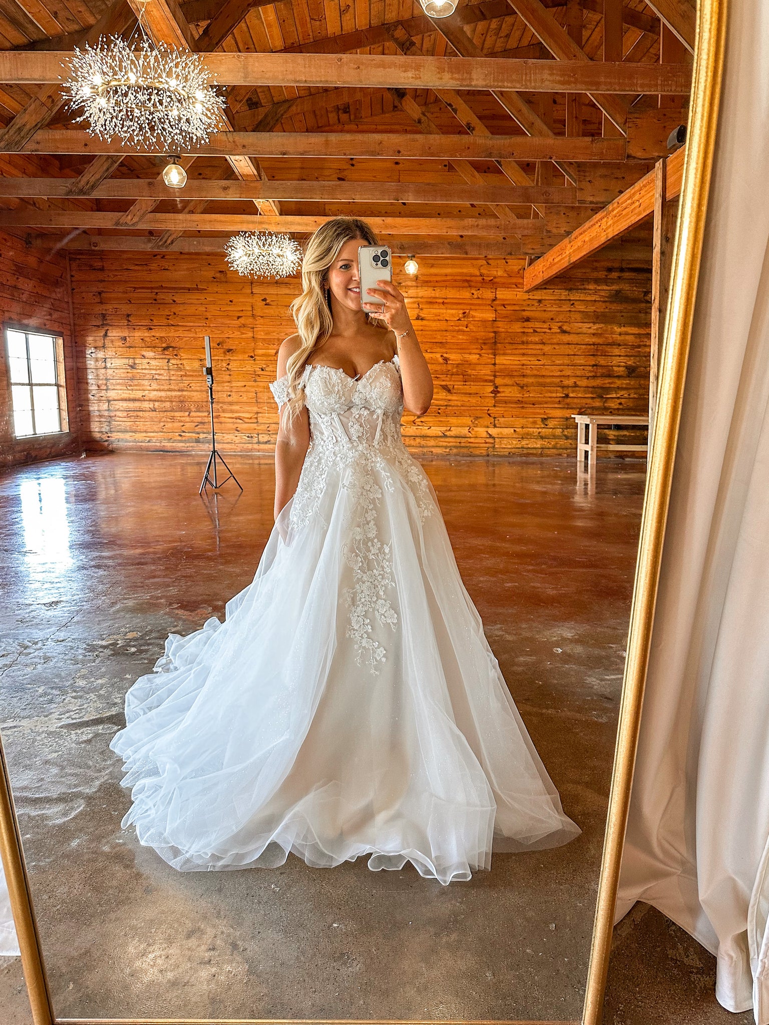 Stella Wedding Dress – BirdieBridalFW